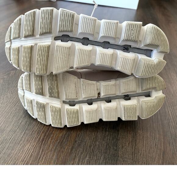 On Running On Cloud 5 Swiss Engineering Sneakers Pearl White Women's Size 9.5. - Picture 9 of 9